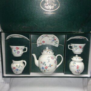 RARE-LAURA ASHLEY CHINESE SILK PATTERN STAFFORDSHIRE ENGLAND TEA FOR TWO SET